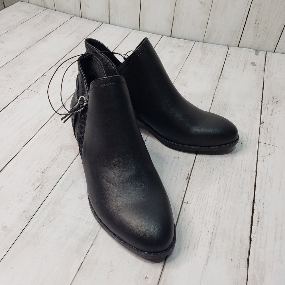 New! Seychelles Zip Ankle Boots Black Faux Leather